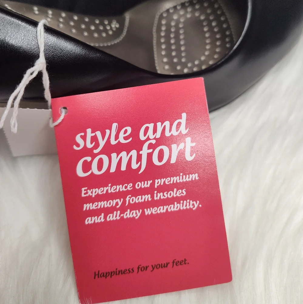 Classic Black Heels ๐ Pumps 9.5 Wide - Picture 10 of 10